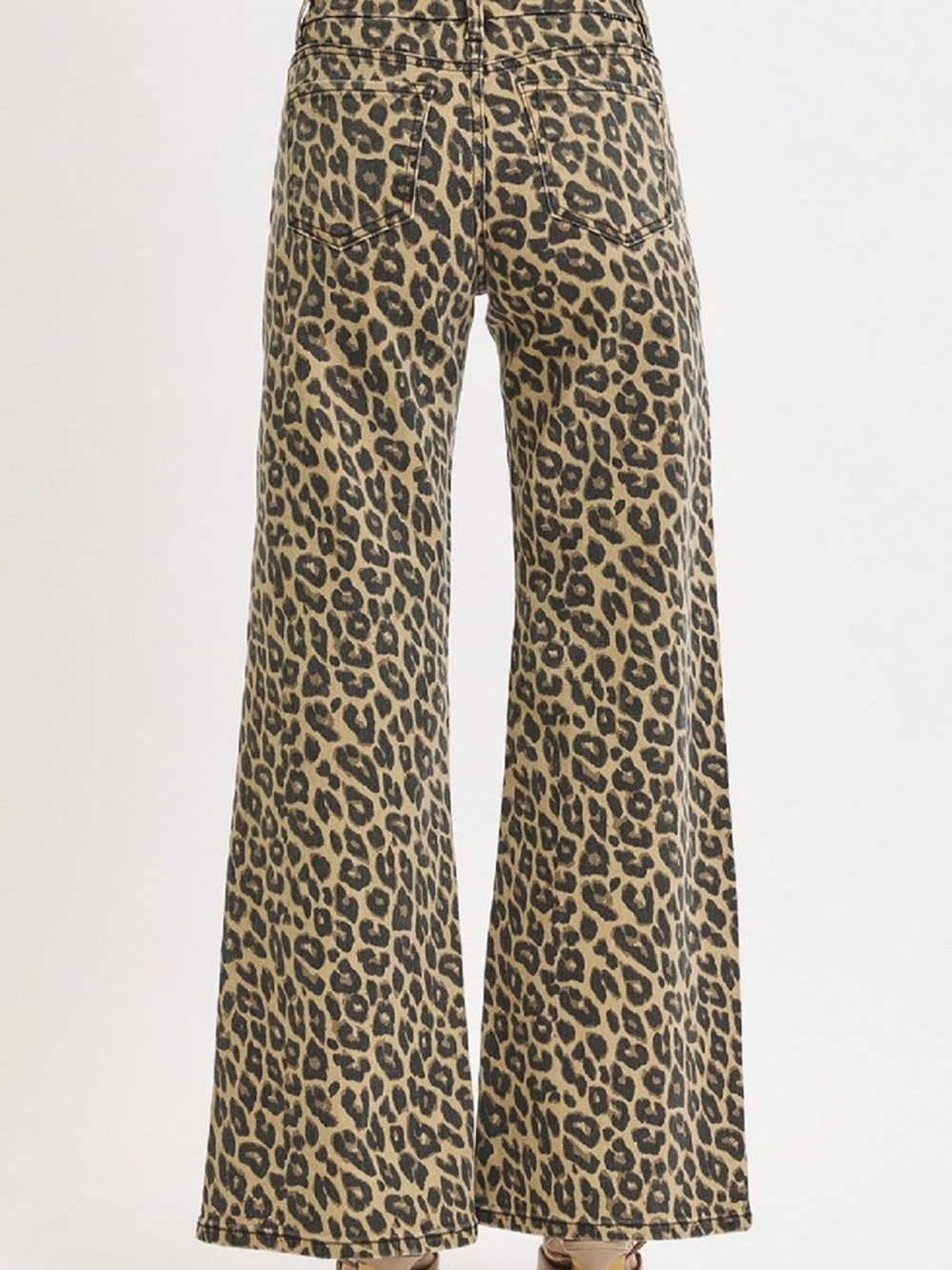 New w tags. Cheetah leopard coffee color jeans Risen. Wide leg long size 0, 1, 9 - Picture 2 of 6